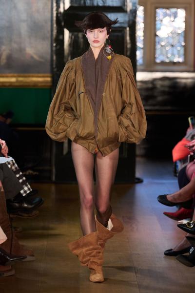 Masha Popova 26FW006